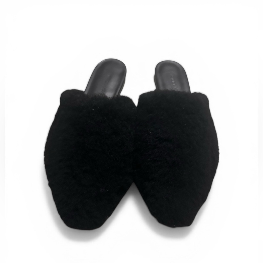 Jenni Kayne Women's Black Shearling
Fuzzy Leather Slip On Mules Size 36 / 6